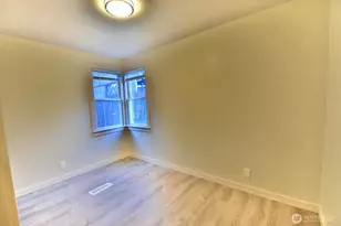 5522 NE 193rd St, Lake Forest Park, WA 98155 - Photo 6
