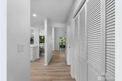 14601 NE 50th Place #E6, Bellevue, WA 98007 - Photo 6