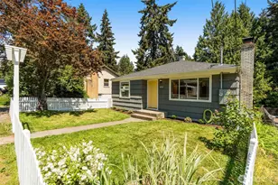 14032 Stone Ave N, Seattle, WA 98133 - Photo 2