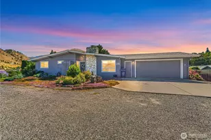 221 Olive St, Cashmere, WA 98815 - Photo 1