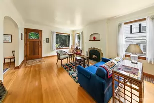 6249 30th Ave NE, Seattle, WA 98115 - Photo 2