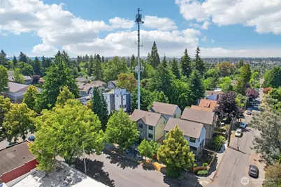 9423 Roosevelt Way NE, Seattle, WA 98115 - Photo 32