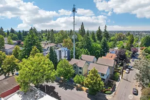 9423 Roosevelt Way NE, Seattle, WA 98115 - Photo 32