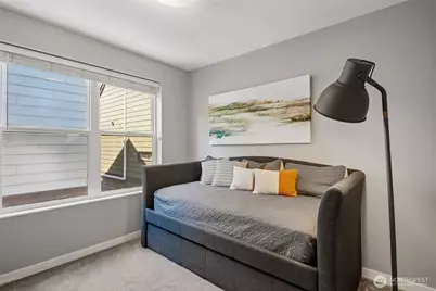 9423 Roosevelt Way NE, Seattle, WA 98115 - Photo 14