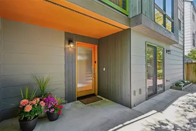 9423 Roosevelt Way NE, Seattle, WA 98115 - Photo 2