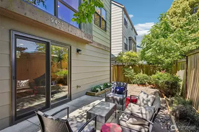 9423 Roosevelt Way NE, Seattle, WA 98115 - Photo 30