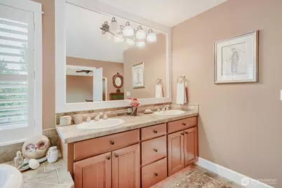 1001 S 38th Court, Renton, WA 98055 - Photo 18
