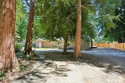 16220 Ambaum Boulevard S, Burien, WA 98148 - Photo 4