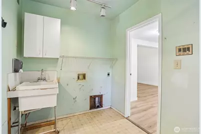 16220 Ambaum Boulevard S, Burien, WA 98148 - Photo 26