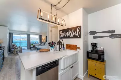 322 W Woodin 301 & 301A Avenue, Chelan, WA 98816 - Photo 2