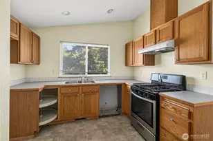 1220 184th St Ct E, Spanaway, WA 98387 - Photo 10