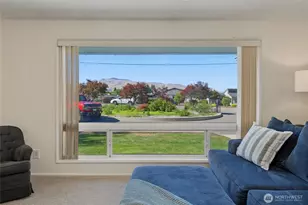 1313 Castlerock Ave, Wenatchee, WA 98801 - Photo 8