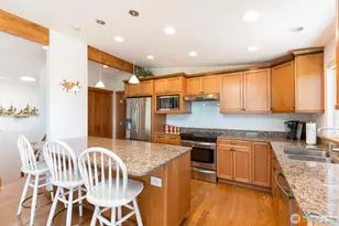 172 Sea View Dr, Port Angeles, WA 98362 - Photo 10