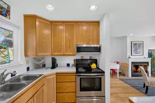 1710 Skyline Way, Anacortes, WA 98221 - Photo 12