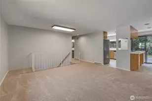10035 NE 28th Pl, Bellevue, WA 98004 - Photo 4