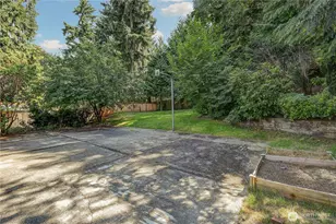 10035 NE 28th Pl, Bellevue, WA 98004 - Photo 20