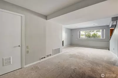 10035 NE 28th Place, Bellevue, WA 98004 - Photo 18
