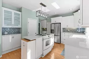10005 228th Pl SE, Woodinville, WA 98077 - Photo 8