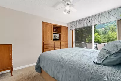 975 Front Street S, Issaquah, WA 98027 - Photo 20