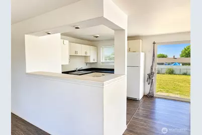 728 S Grand Drive, Moses Lake, WA 98837 - Photo 2