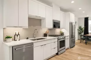 13365 NE 175th Pl, Woodinville, WA 98072 - Photo 2