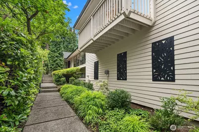2725 Sahalee Drive W, Sammamish, WA 98074 - Photo 32