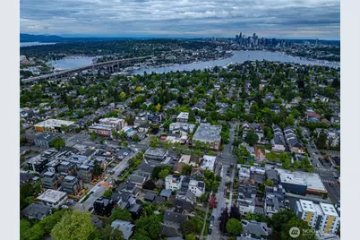 4527 Corliss Avenue N, Seattle, WA 98103 - Photo 4
