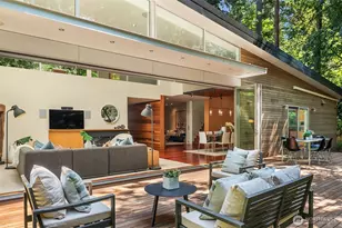 2716 107th Ave SE, Beaux Arts Village, WA 98004 - Photo 6