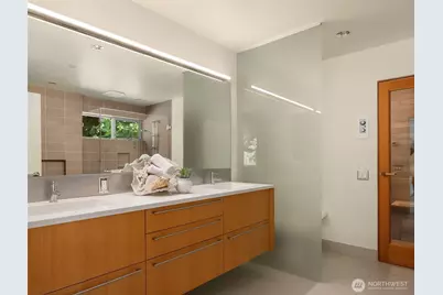 2716 107 Avenue SE, Beaux Arts Village, WA 98004 - Photo 22