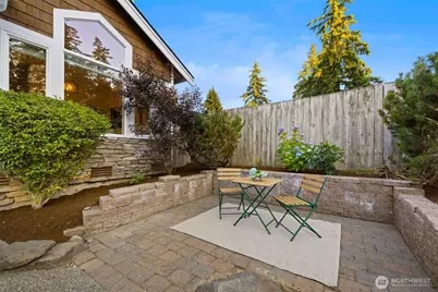1756 Monroe Avenue NE, Renton, WA 98056 - Photo 32