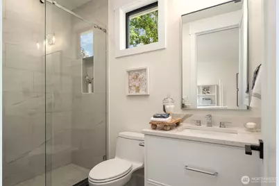 10415 SE 13th Street, Bellevue, WA 98004 - Photo 20