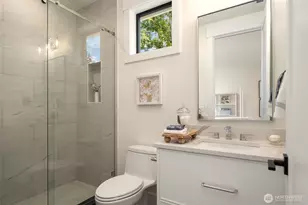 10415 SE 13th St, Bellevue, WA 98004 - Photo 20