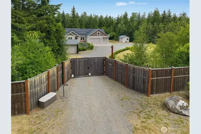 19724 144th Lane SE, Yelm, WA 98597 - Photo 2