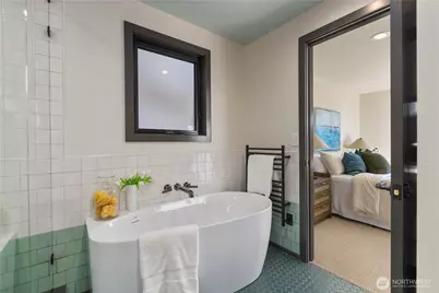6498 NE Monte Vista Drive, Bainbridge Island, WA 98110 - Photo 24