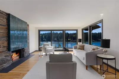 6498 NE Monte Vista Drive, Bainbridge Island, WA 98110 - Photo 18