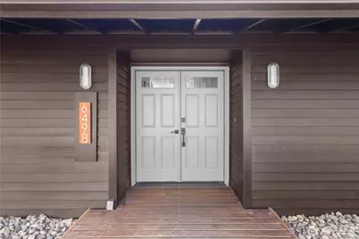 6498 NE Monte Vista Drive, Bainbridge Island, WA 98110 - Photo 8