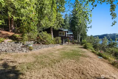 6498 NE Monte Vista Drive, Bainbridge Island, WA 98110 - Photo 38