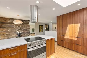 6498 NE Monte Vista Dr, Bainbridge Island, WA 98110 - Photo 12