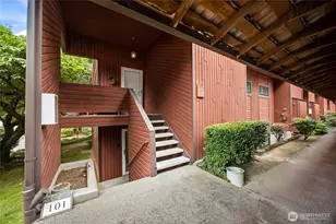 1208 S 216th St, Seattle, WA 98198 - Photo 2