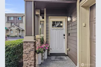 4600 NE 3rd Lane #E3, Renton, WA 98059 - Photo 2