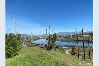 2423 Lower Hedges Road, Wenatchee, WA 98801 - Photo 2