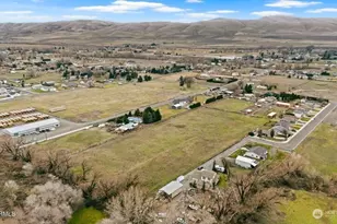 7703 Ahtanum Rd, Yakima, WA 98903 - Photo 10