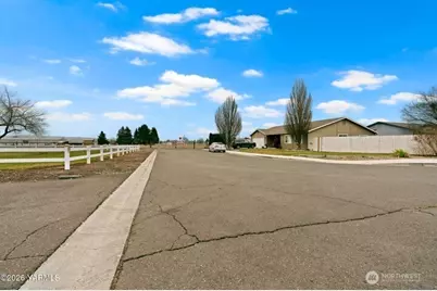 7703 Ahtanum Road, Yakima, WA 98903 - Photo 14