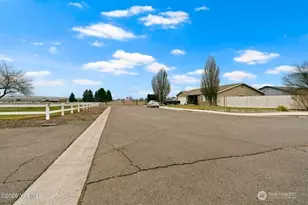 7703 Ahtanum Rd, Yakima, WA 98903 - Photo 14