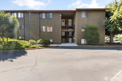 270 SE Barrington Drive #B305, Oak Harbor, WA 98277 - Photo 2