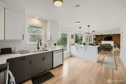7528 S Lakeridge Dr, Seattle, WA 98178 - Photo 12
