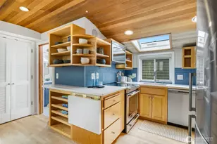 2235 Fairview Ave E, Seattle, WA 98102 - Photo 8