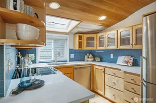 2235 Fairview Ave E, Seattle, WA 98102 - Photo 10