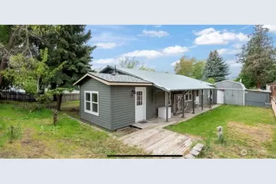 1591 3rd Street NE, East Wenatchee, WA 98802 - Photo 2