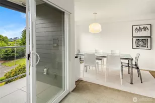 2501 Canterbury Ln E, Seattle, WA 98112 - Photo 10